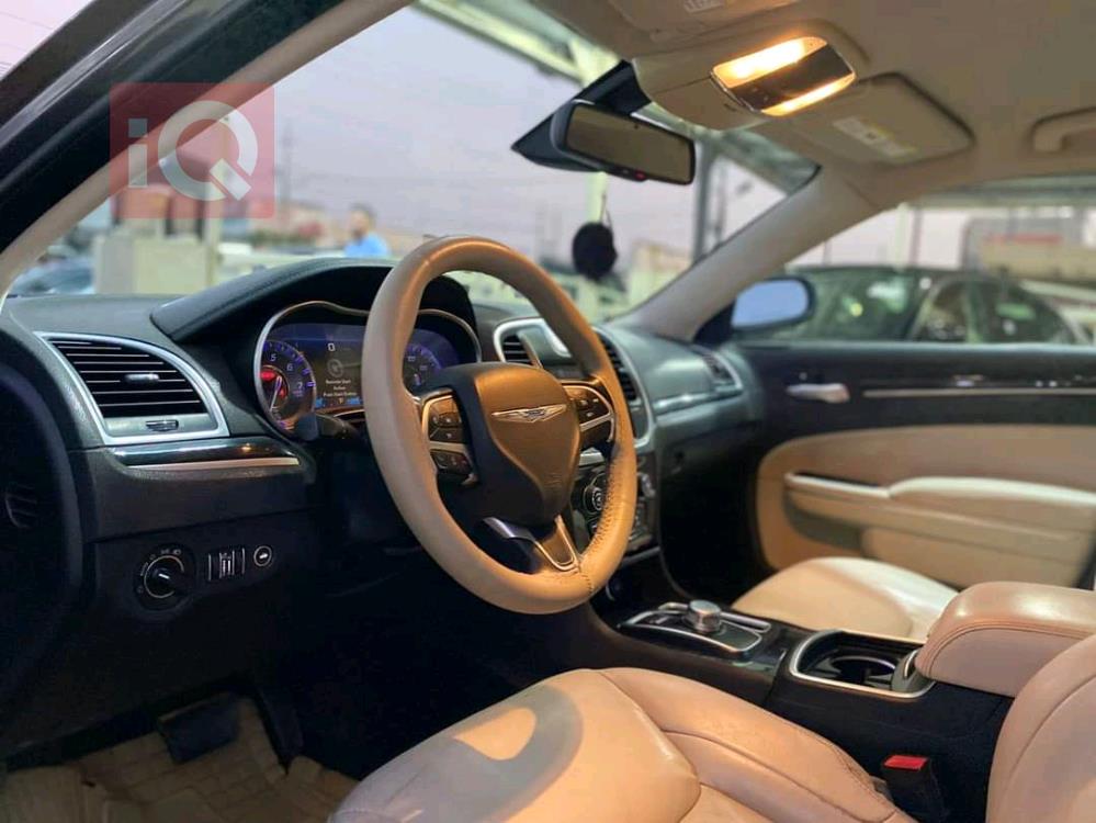 كرايسلر 300